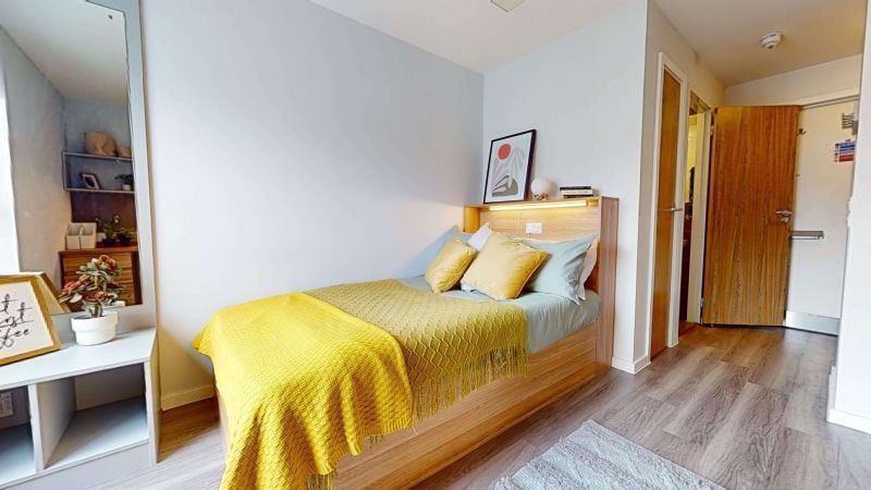 Hall - iQ Sterling Court - 3