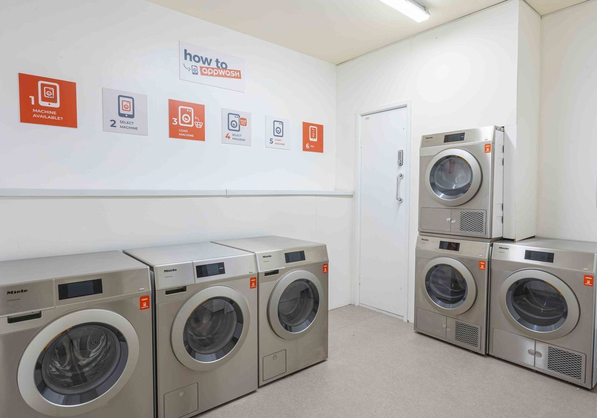 Hall iQ Studios 51 - 7