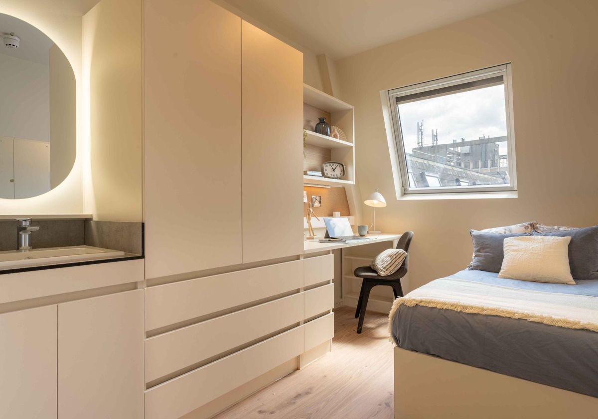 Hall - iQ The Arcade - 0