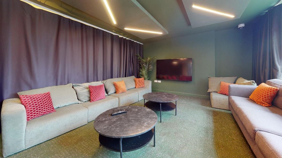 Hall - iQ Tufnell House - 1