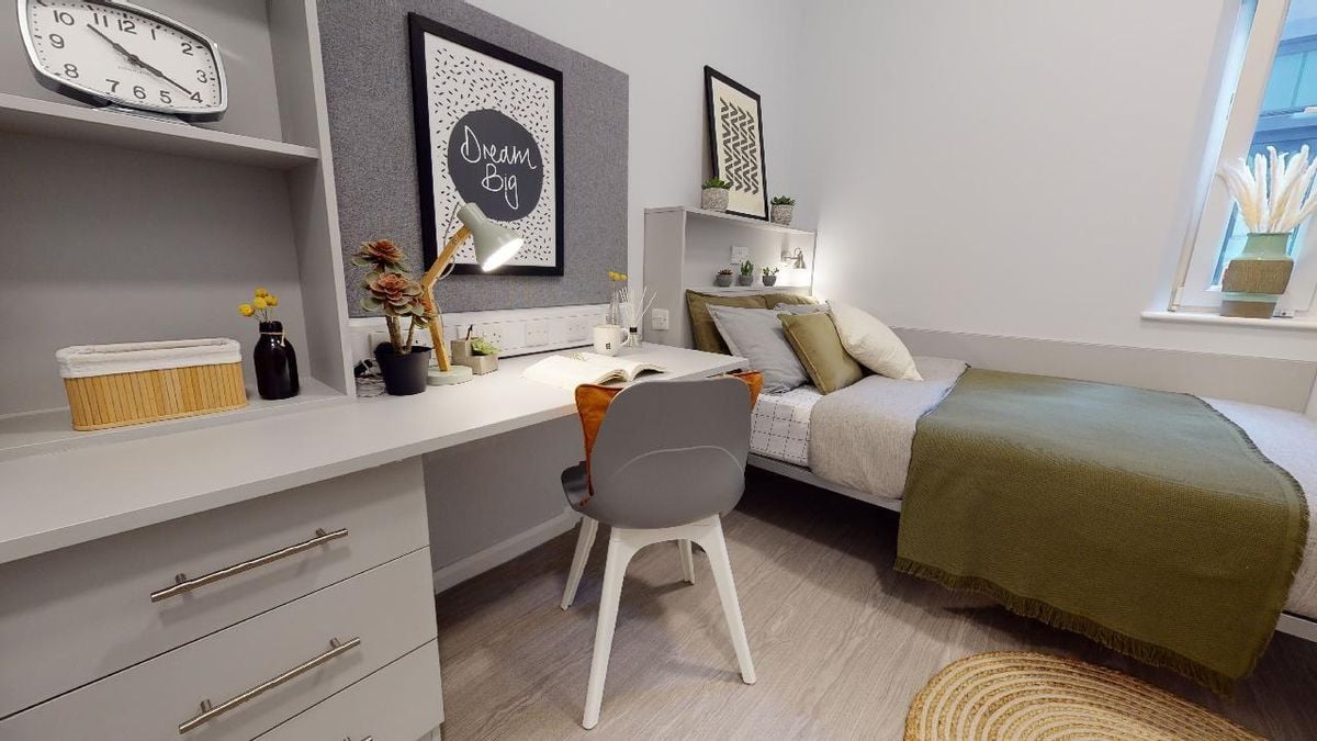 Hall iQ Will Wyatt Court - 1