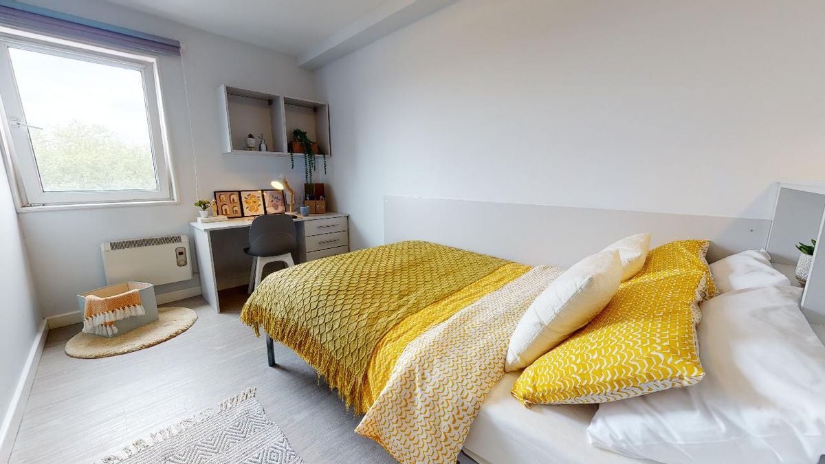 Hall iQ Wilmslow Park - 2