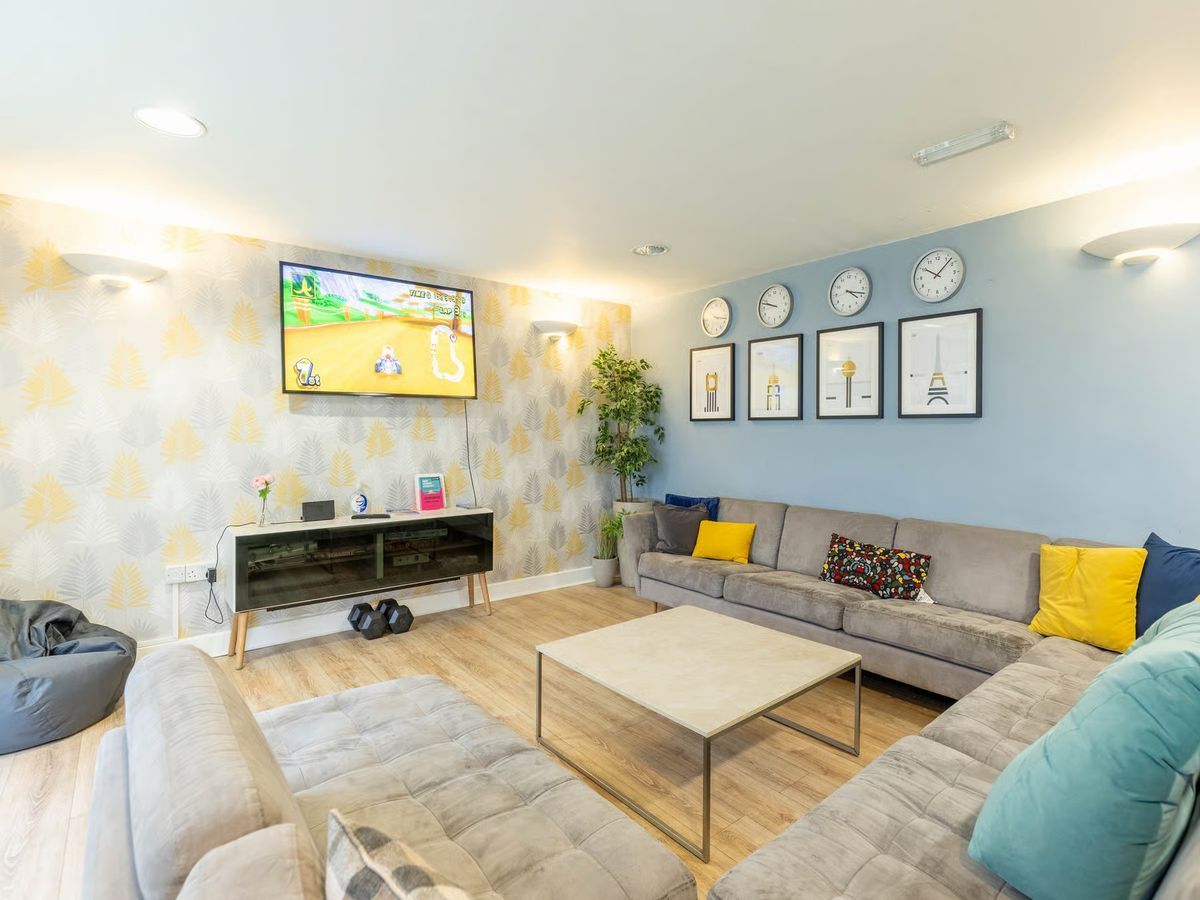 Hall Iron Bridge Studios - 1