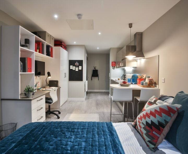 Hall - King's Stables Road - 9