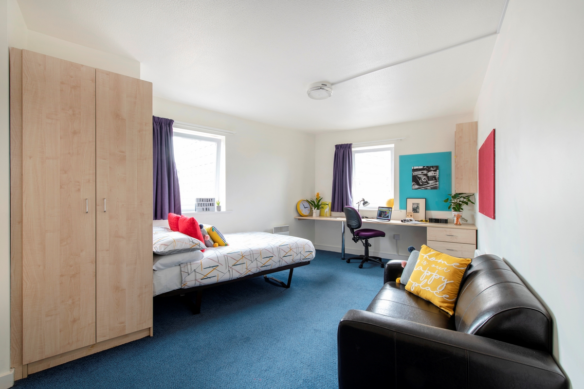 Knoll Court, Newcastle upon Tyne 37 Reviews by Students