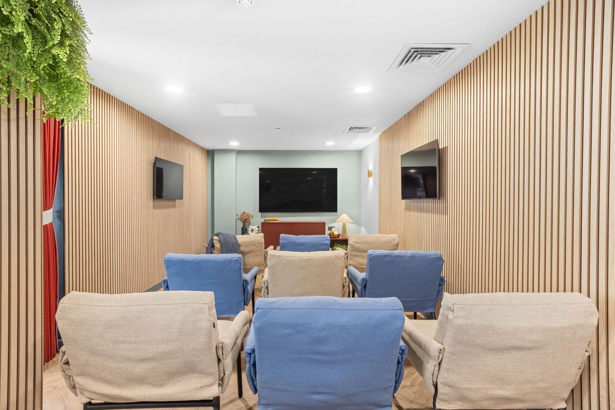 Hall - London Road Apartments - 5