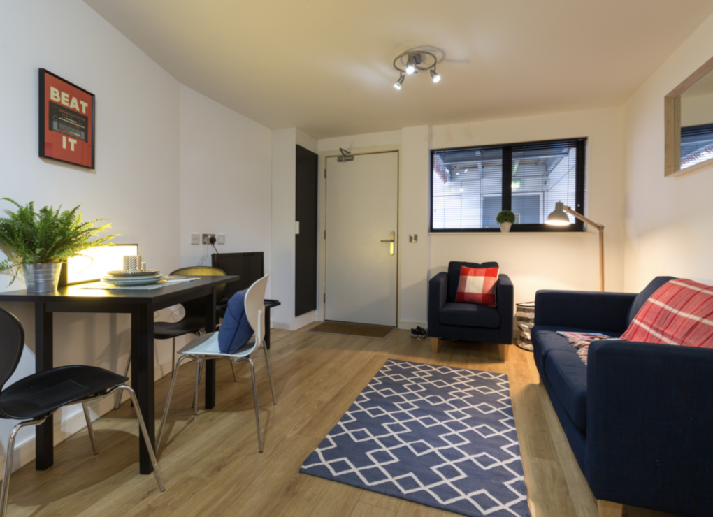 Hall - Maple House - 9