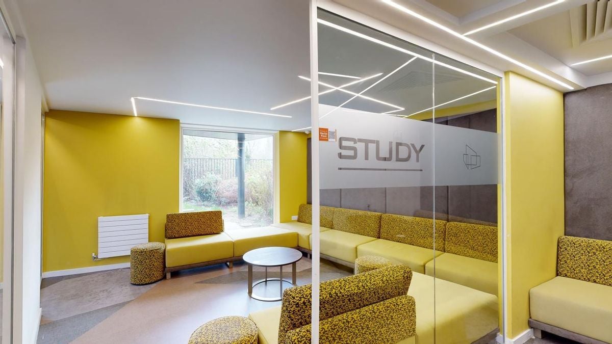 Hall - Merlin Point - 1