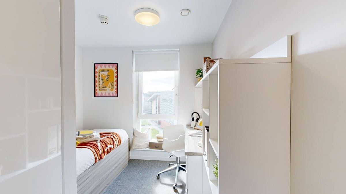 Hall - Merlin Point - 2