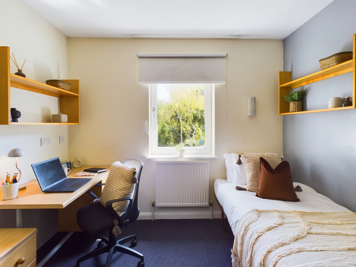 Hall - Moulsecoomb Place - 9