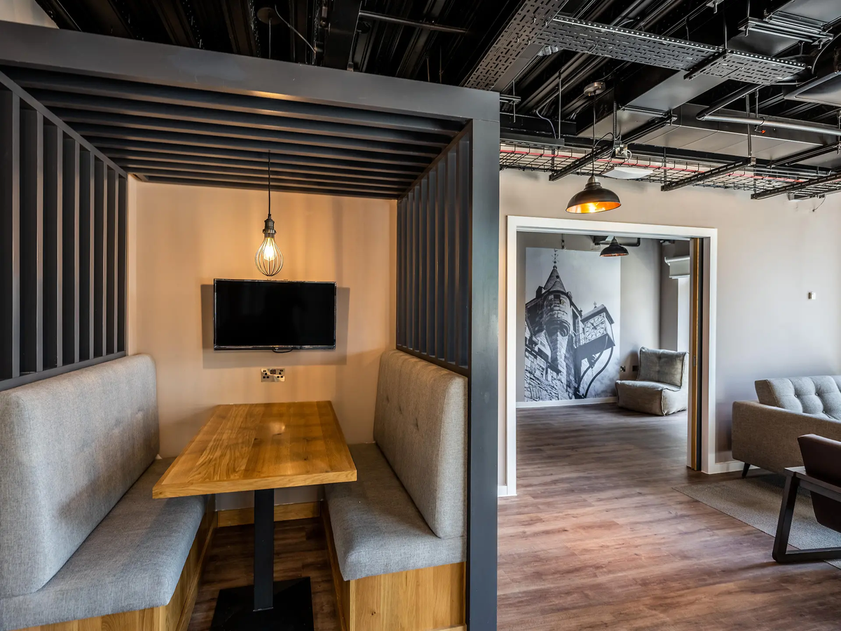 Hall - Murieston Crescent - 7