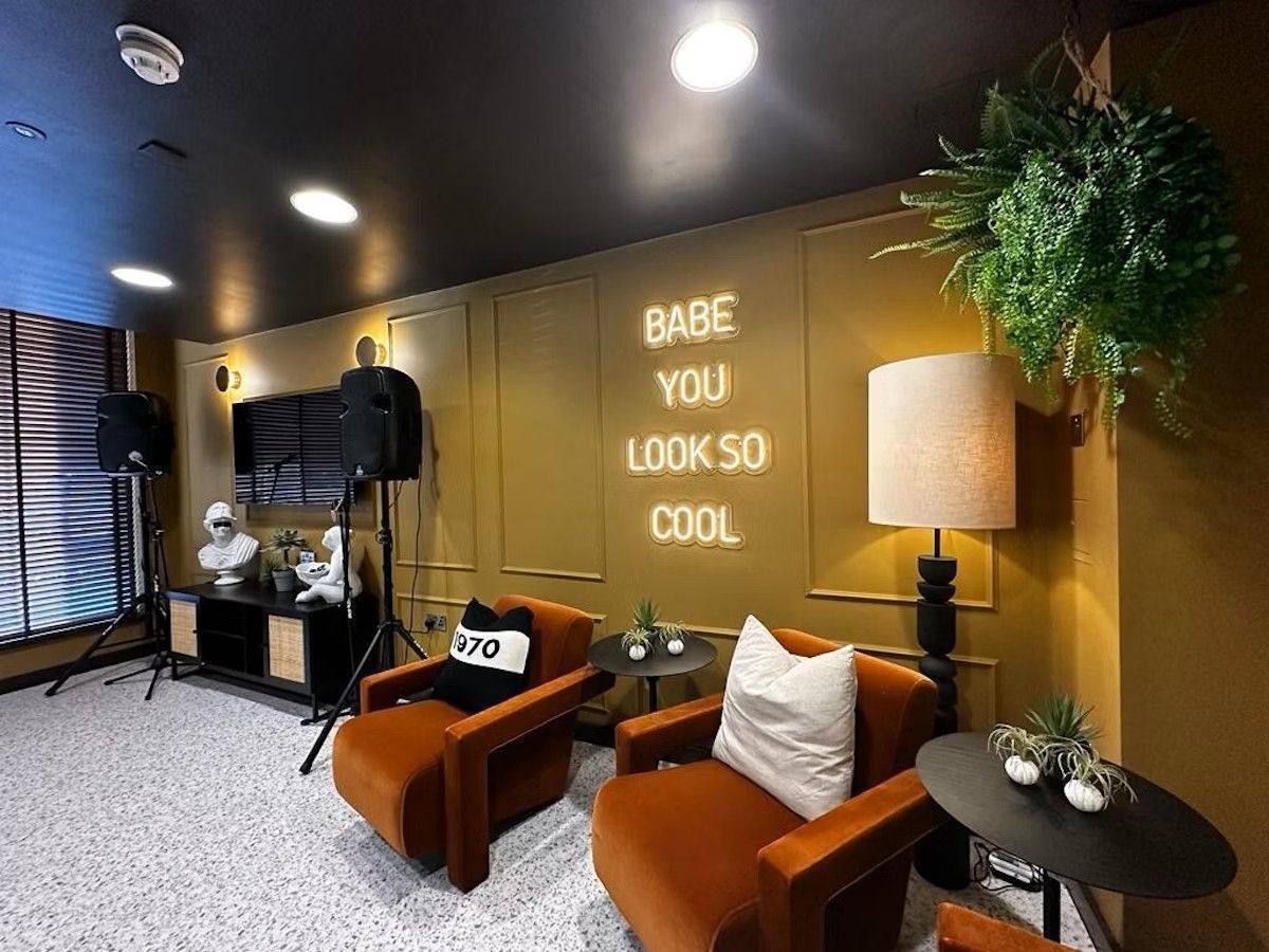 Hall Newcastle 1, Newcastle - 4