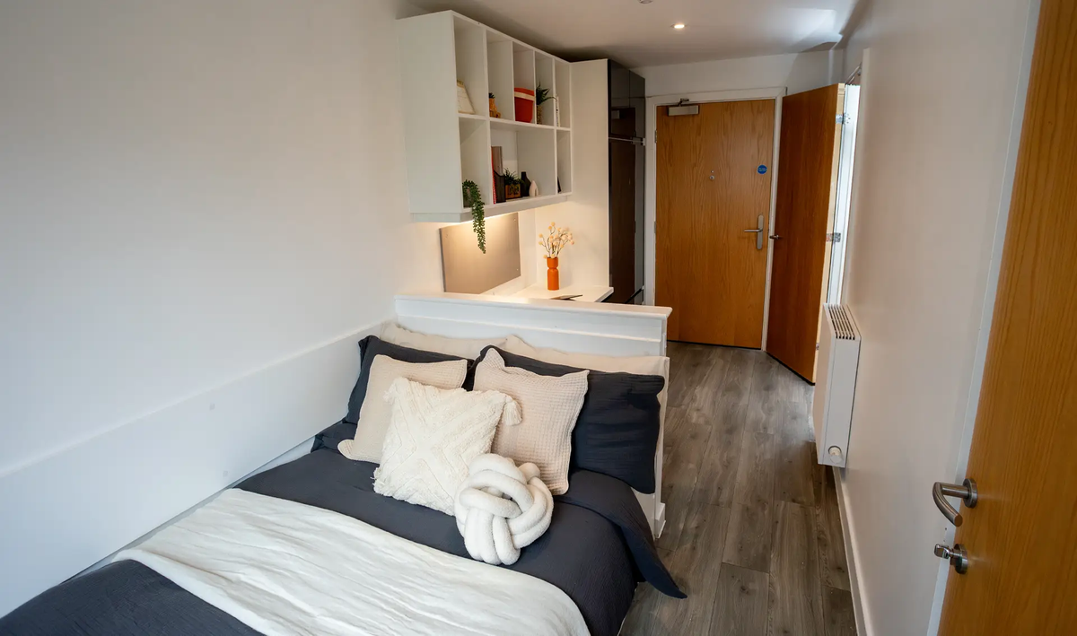 Hall Palamon Court - Canterbury - 2