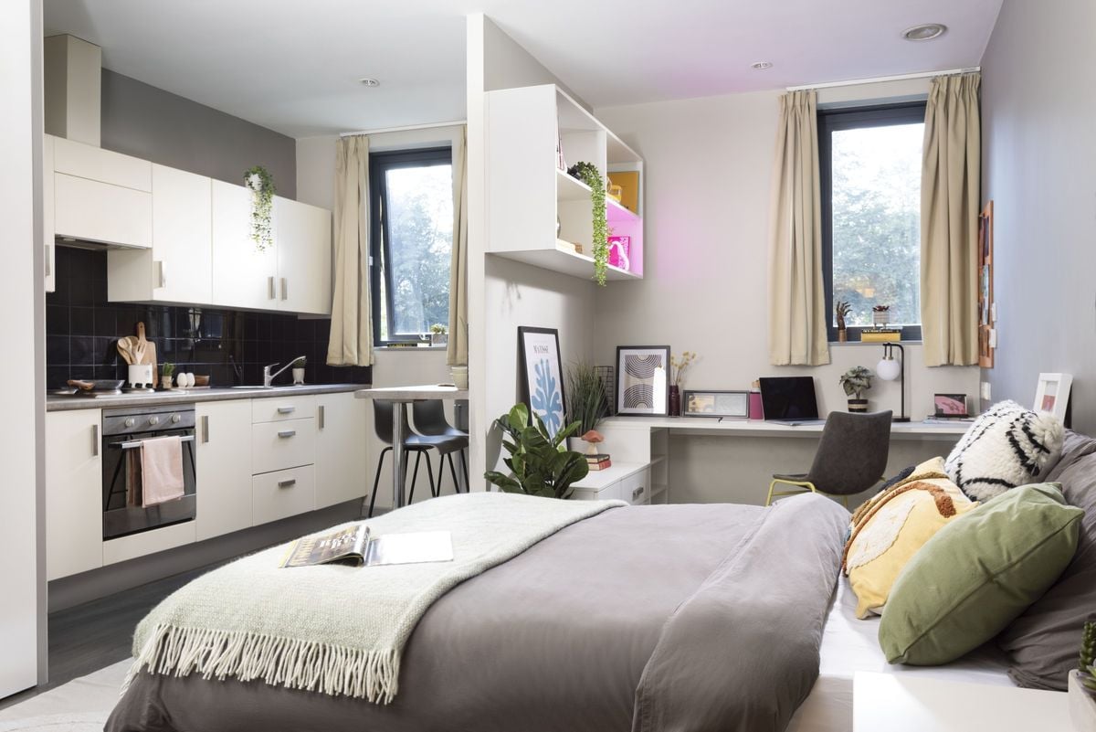 Hall - Piccadilly Point - 7