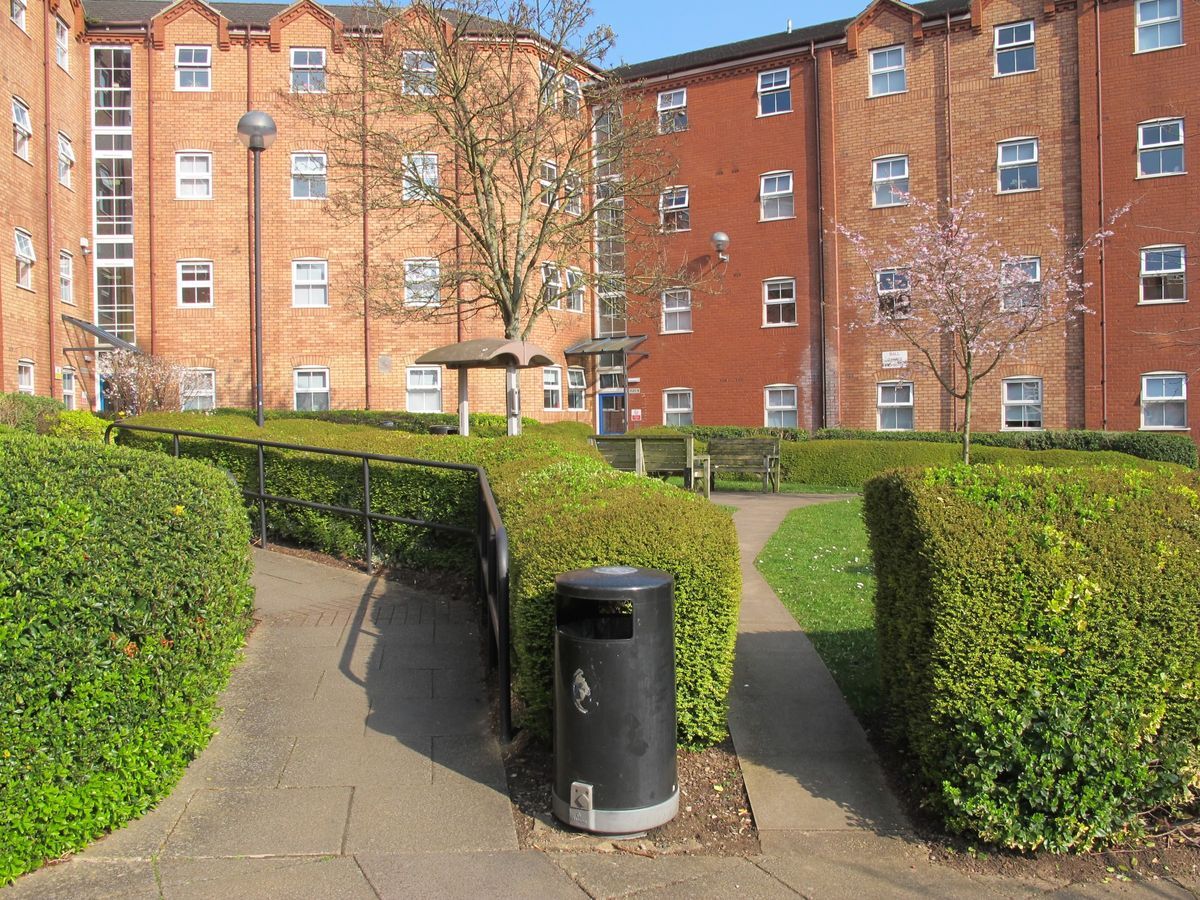 Hall - Peak Court - 11