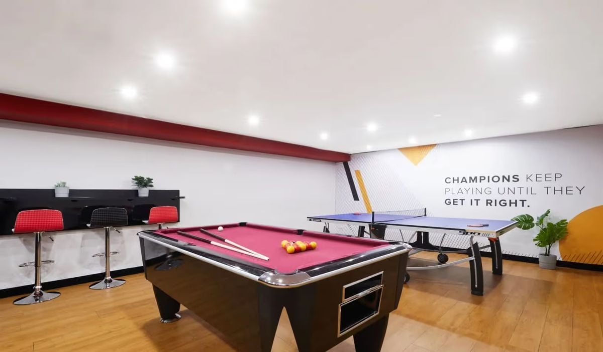 Hall - Pillar Box - 0