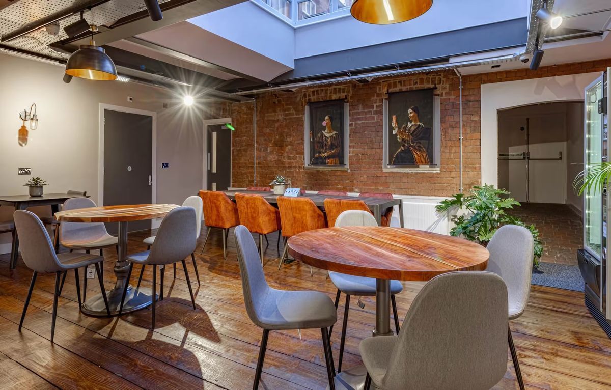 Hall - Pillar Box - 5