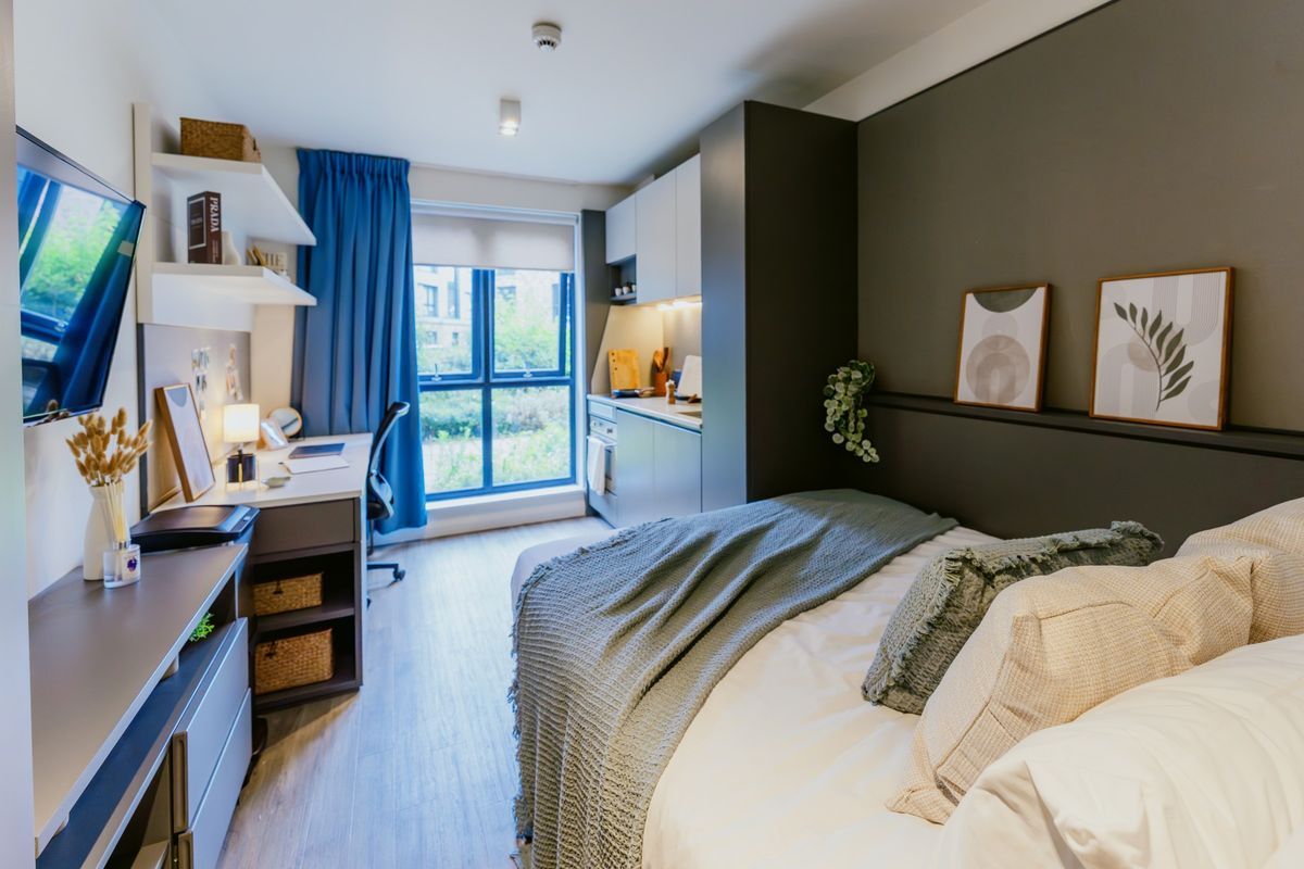 Hall - Portswood House - 4