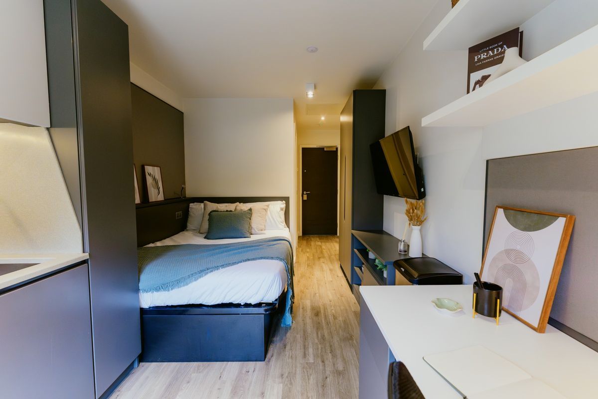 Hall - Portswood House - 0