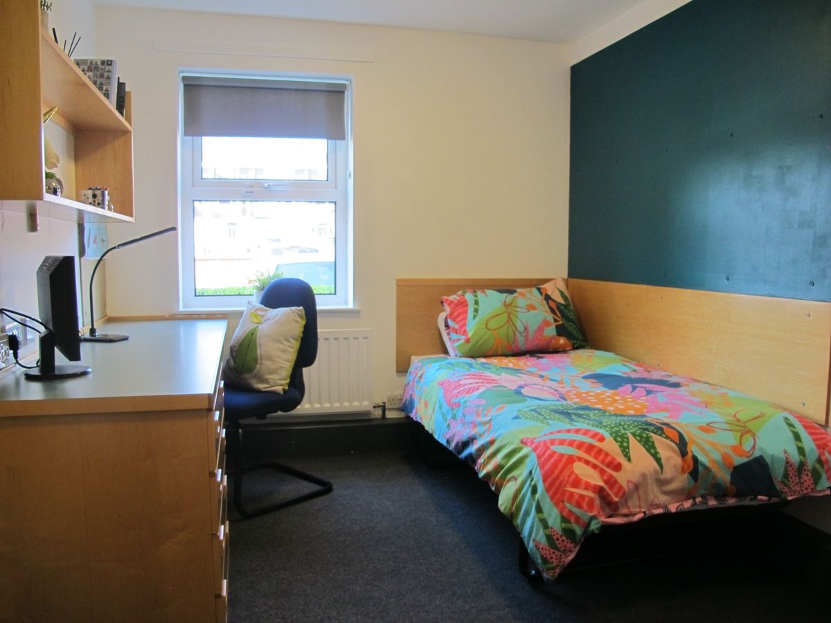 Hall - Princess Alice Court - 8