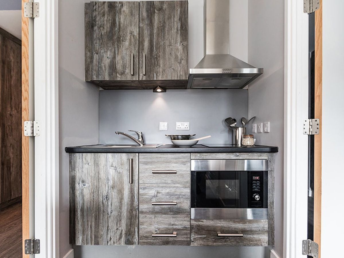 Hall - Queens Court - 3