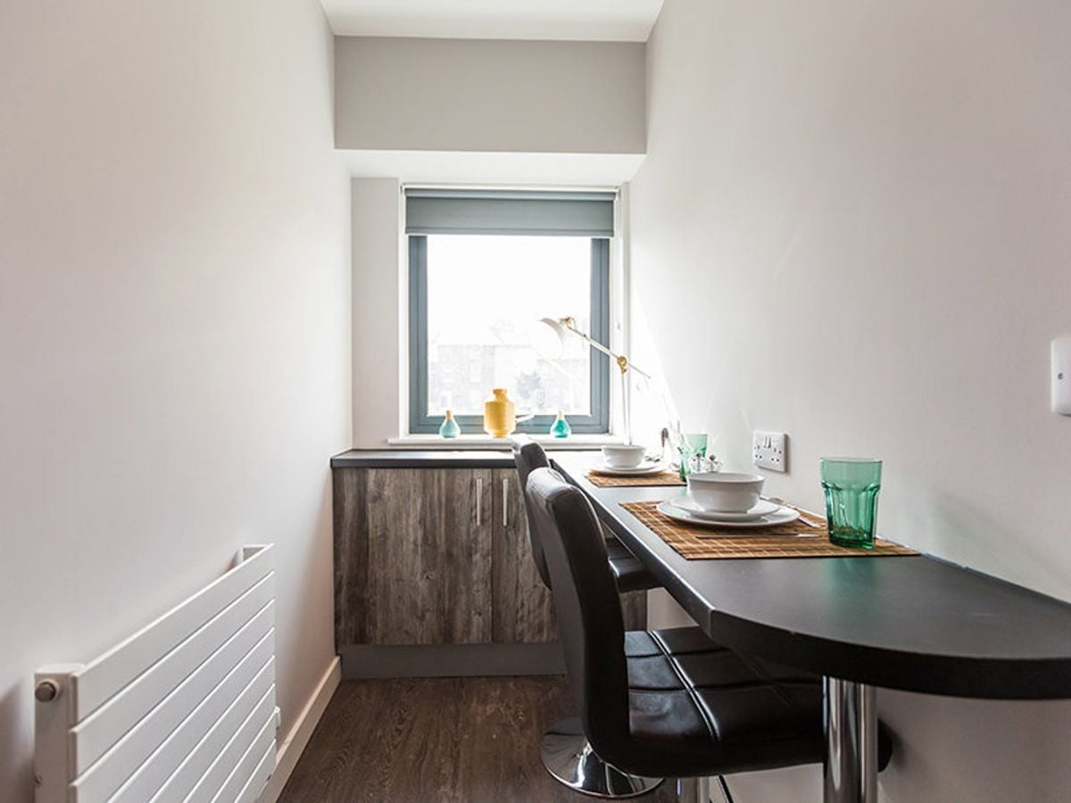 Hall - Queens Court - 4