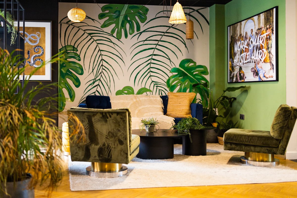 Hall - Queens Court - 8