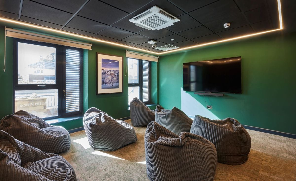 Hall - Regatta Place - 3