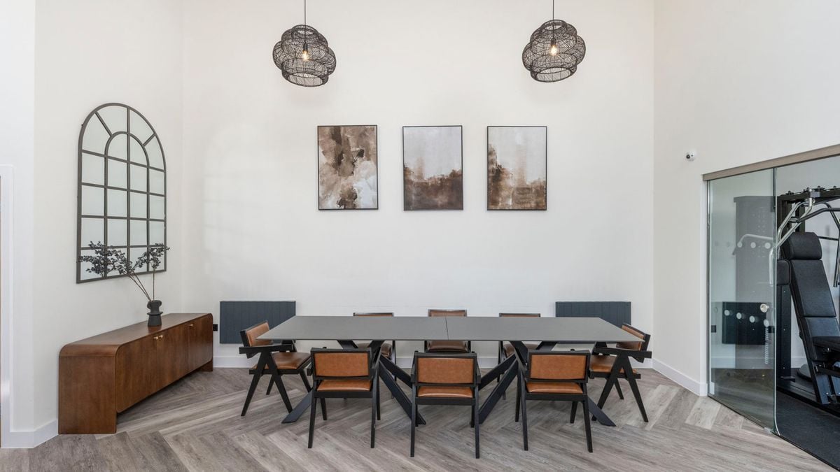 Hall - Riverside House - 6