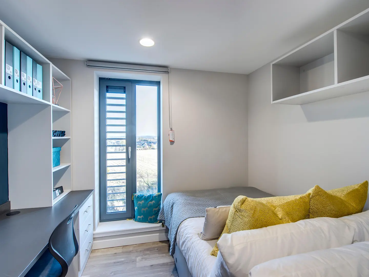 Hall Riverside Quay - 4