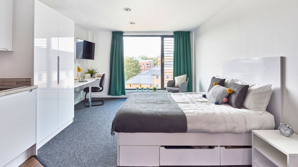 Hall - Selly Oak Apartments - 5