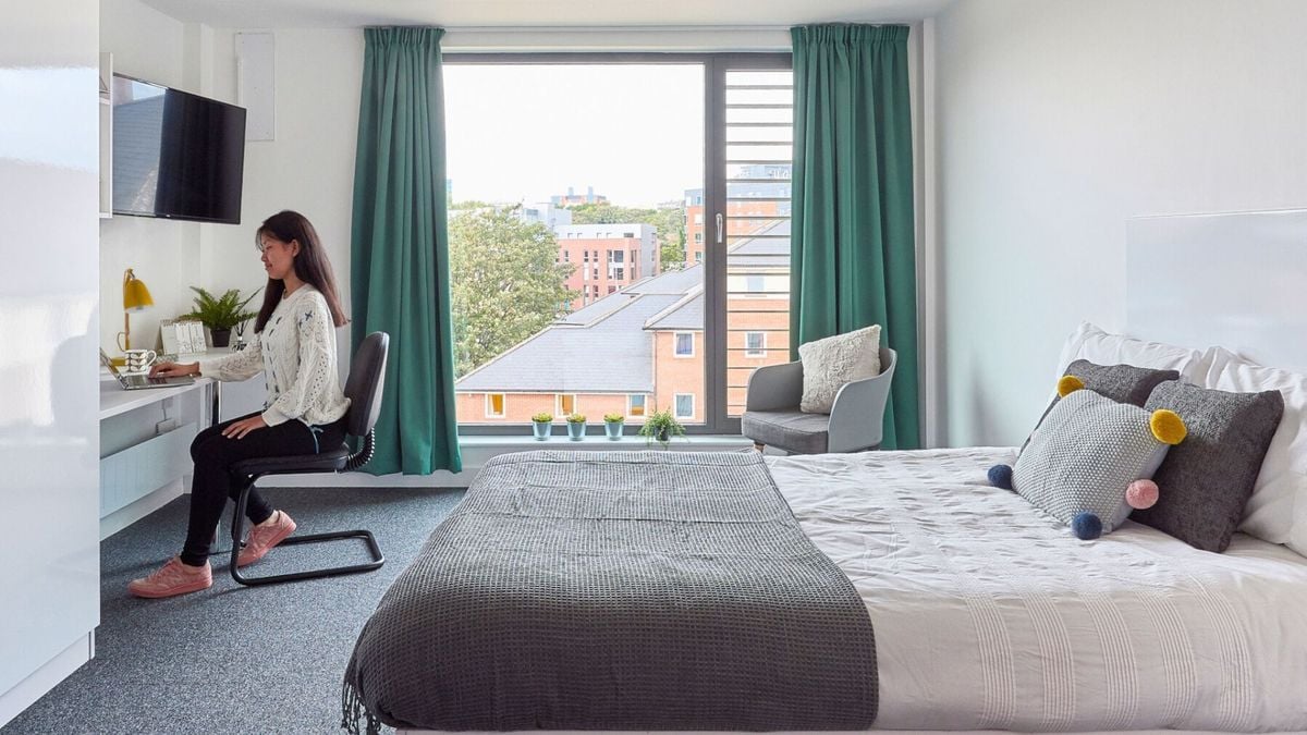 Hall - Selly Oak Apartments - 1