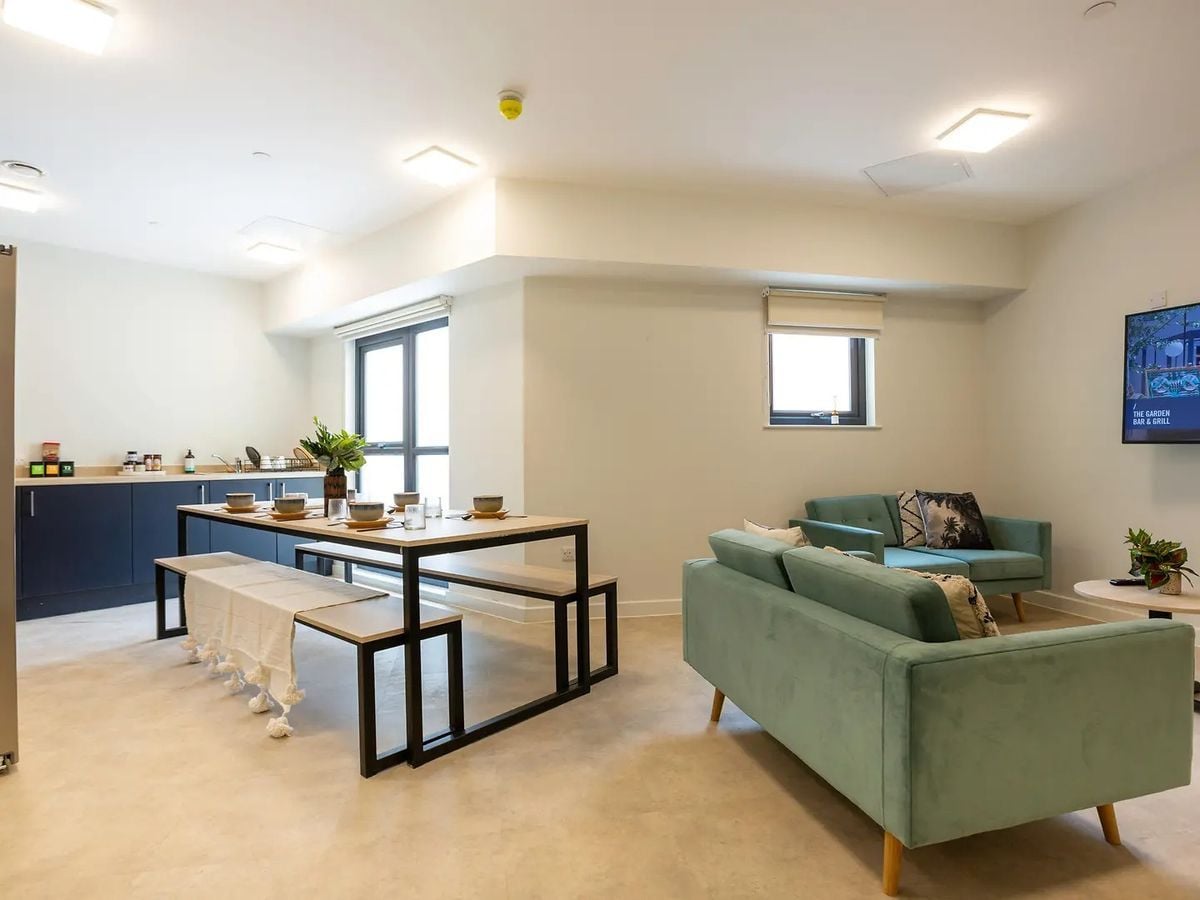 Hall - SEREN - 4