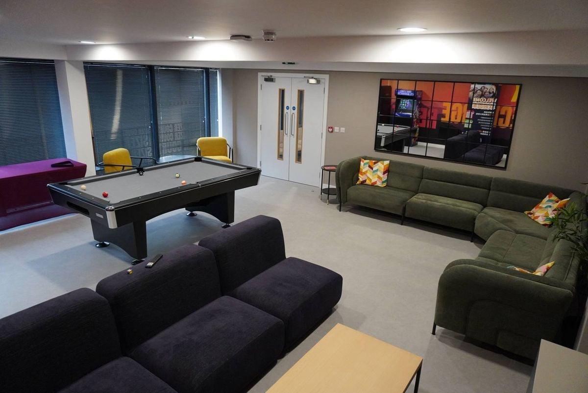 Hall - Sizer Court - 7