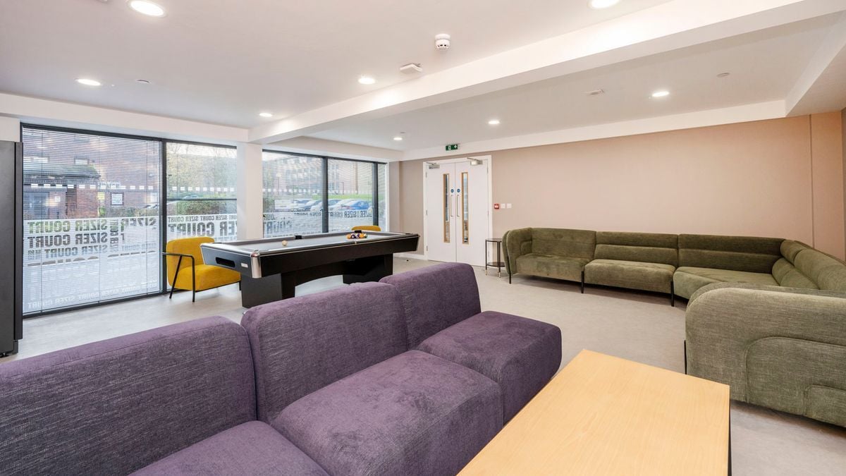 Hall - Sizer Court - 5