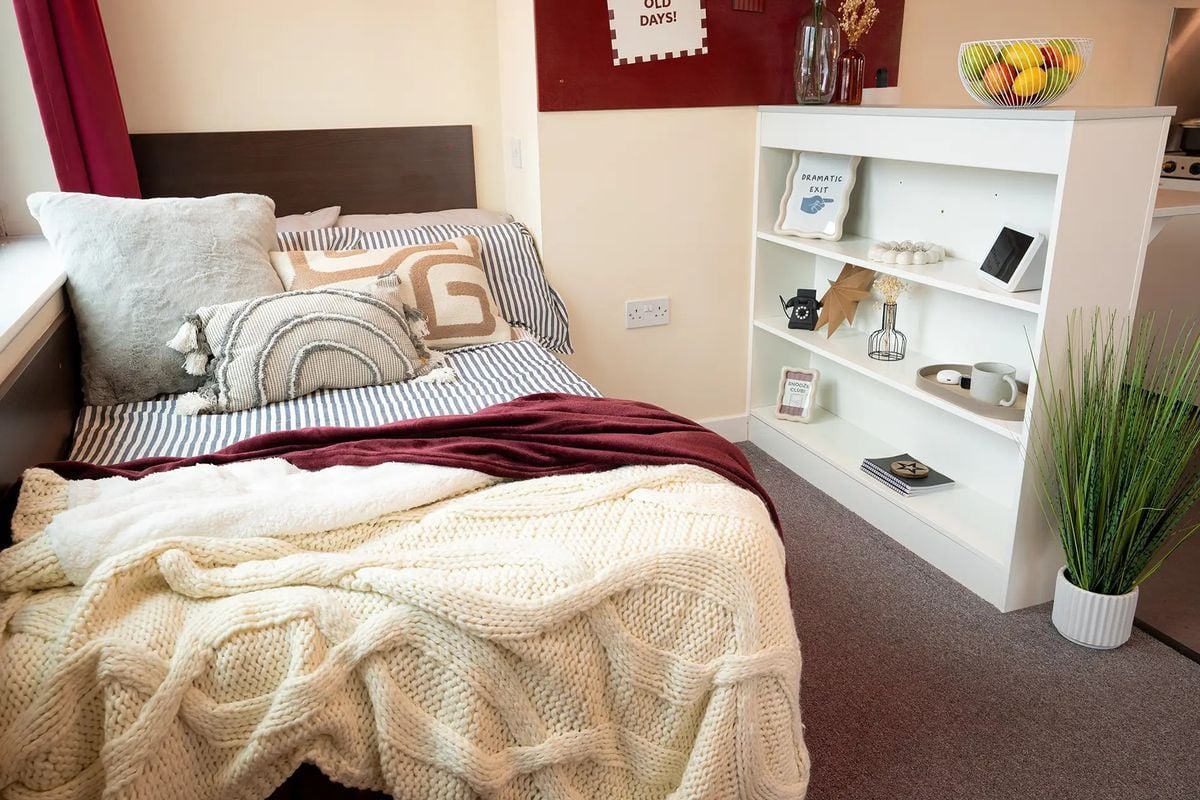 Hall - St Georges Tower - 10