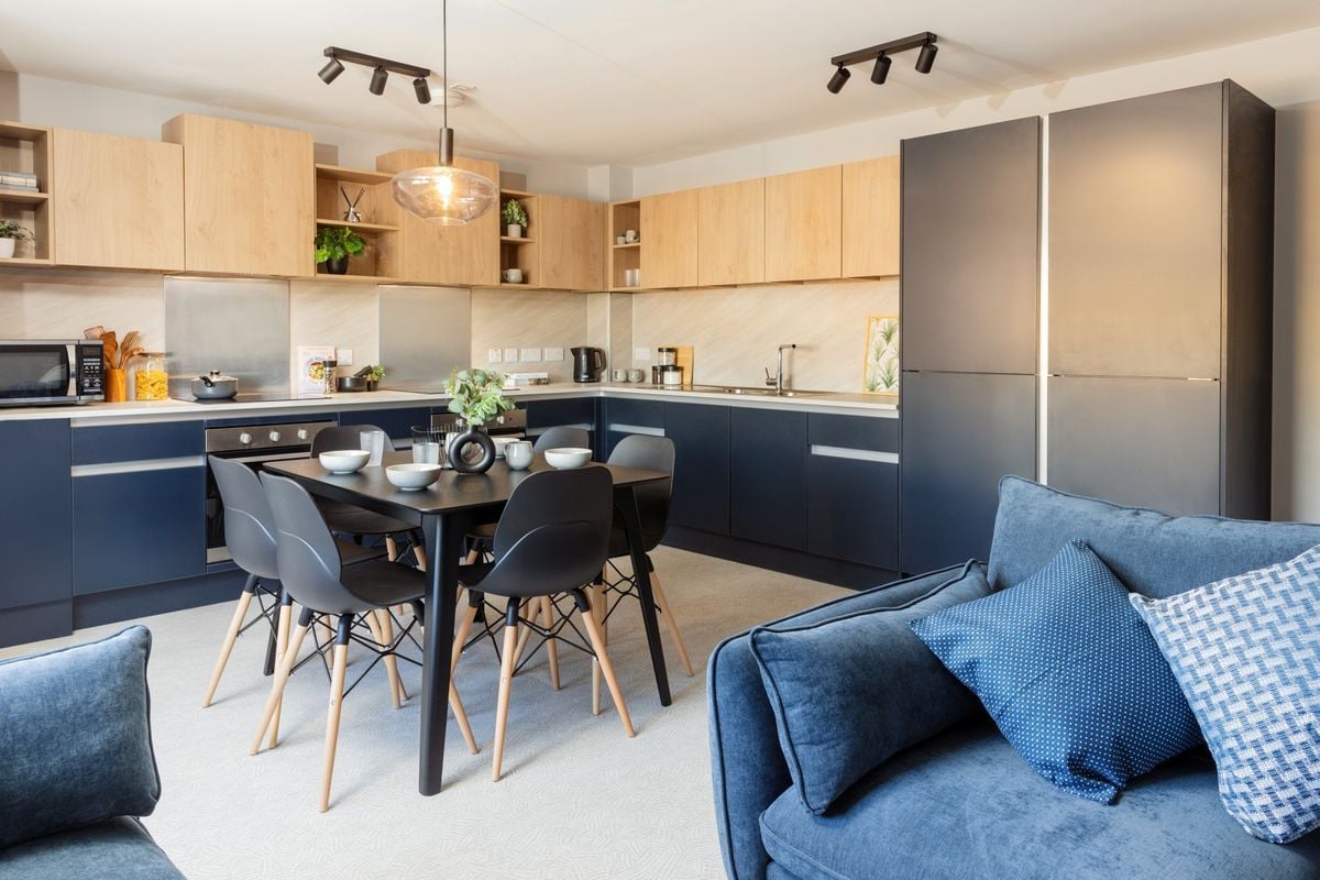 Hall-St Peter's Court - 6