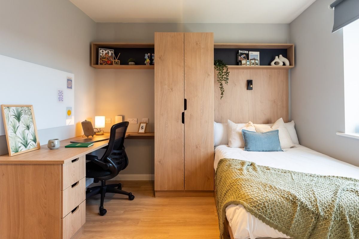 Hall-St Peter's Court - 8