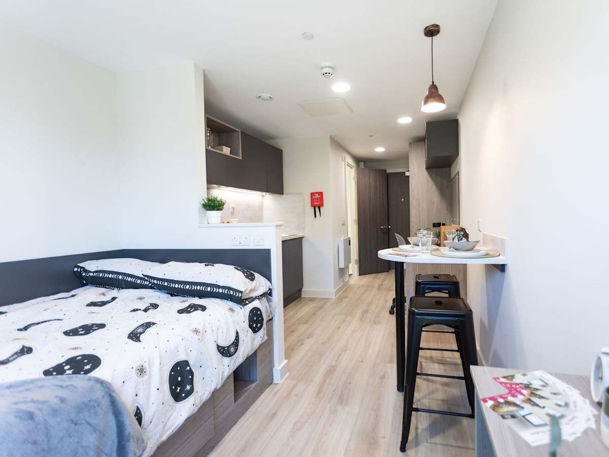 Hall - Stanley Studios - Portsmouth - 1