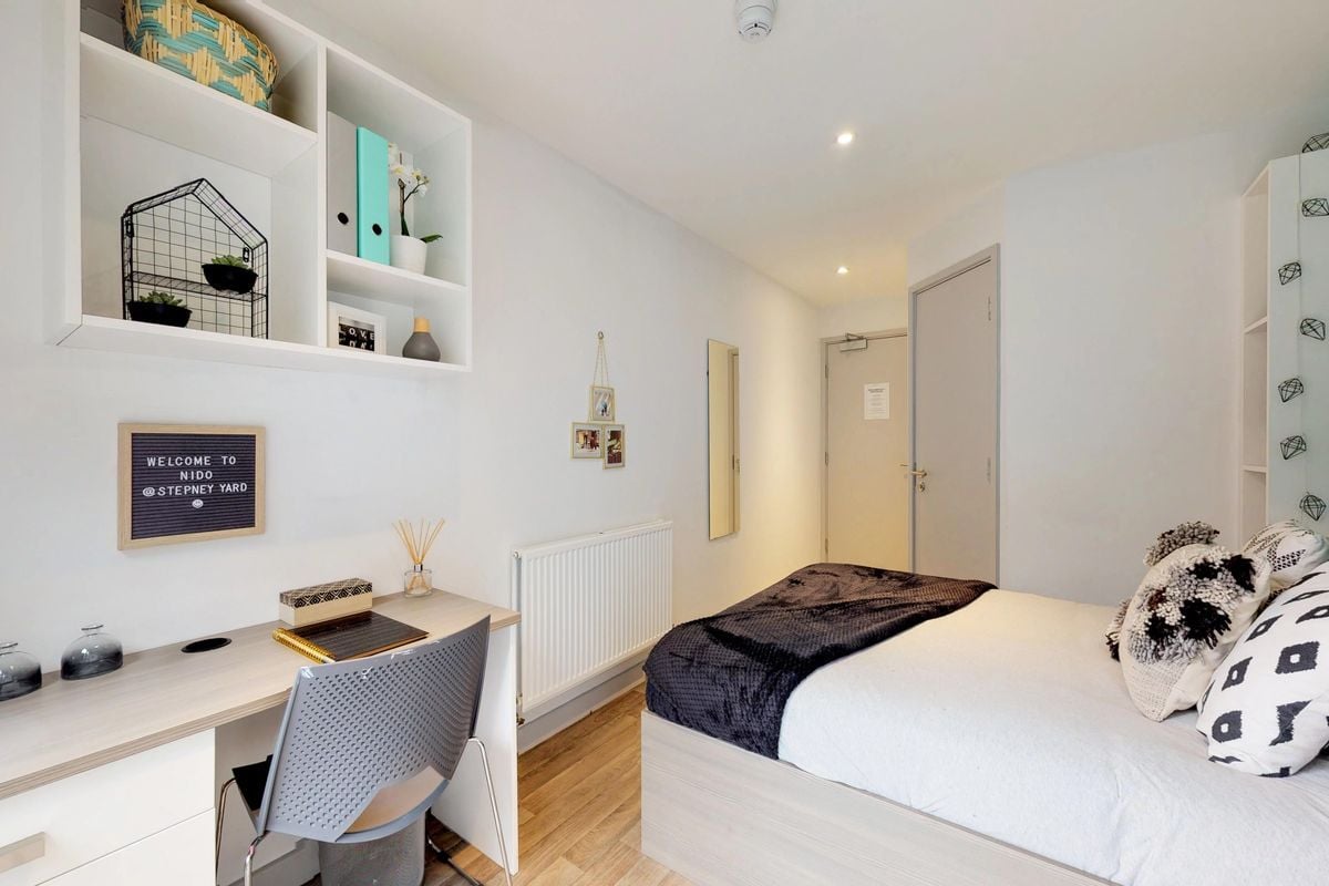 Hall Stepney Yard - 6