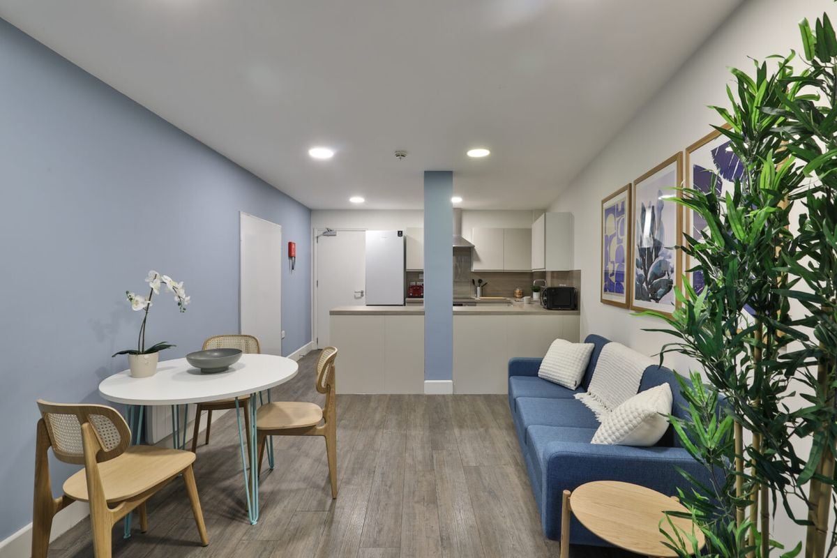 Hall - Stonebridge House - 2