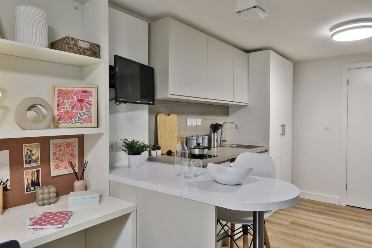 Hall - Tamarillo House - 1