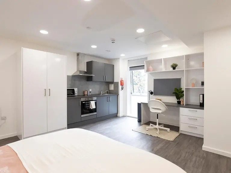 Hall - The Cavendish - 2