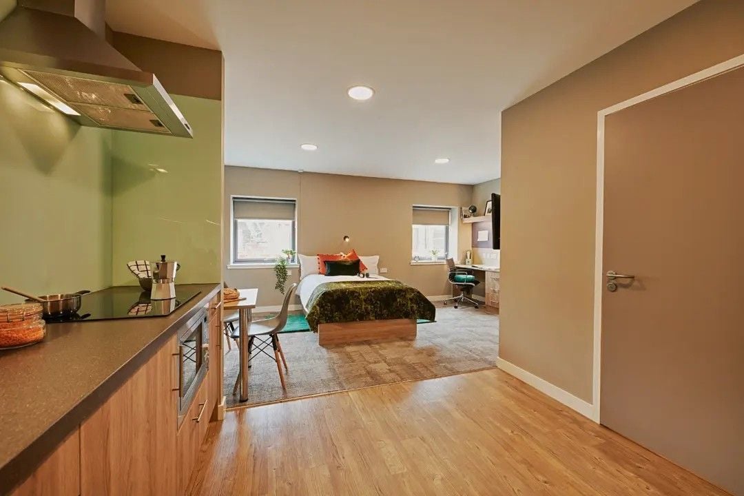 Hall - The Combworks - 0