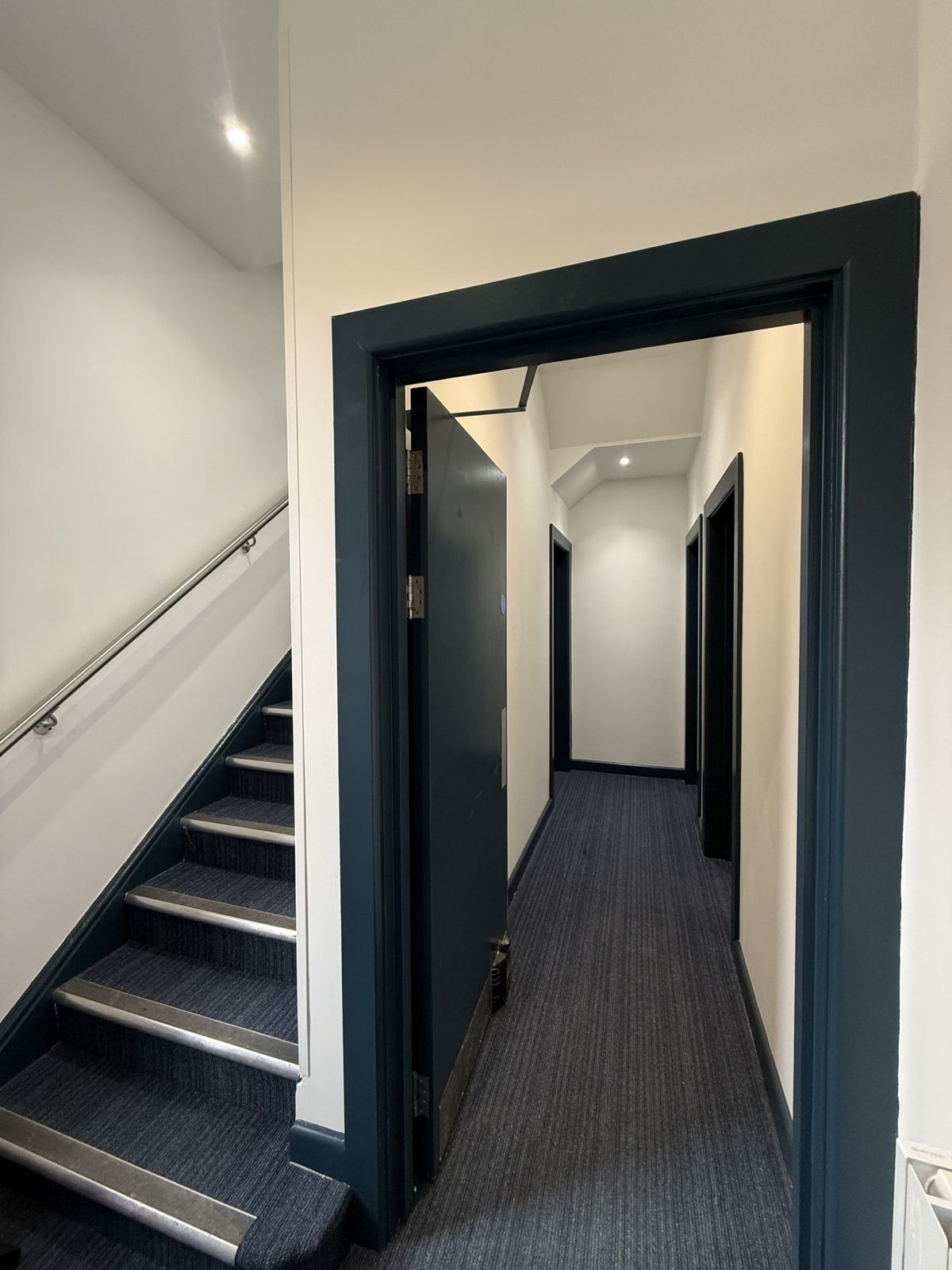 Hall - The Dolphin - 12