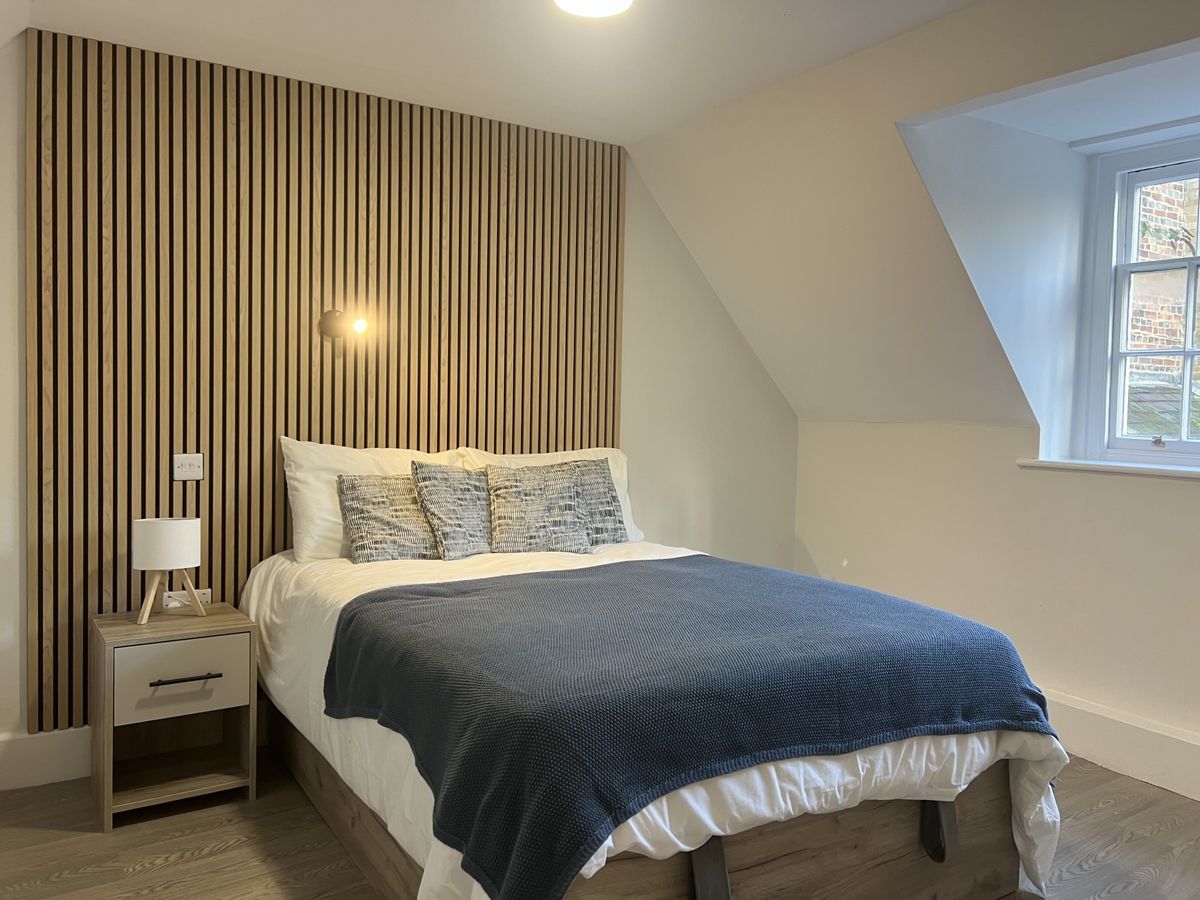 Hall - The Dolphin - 9