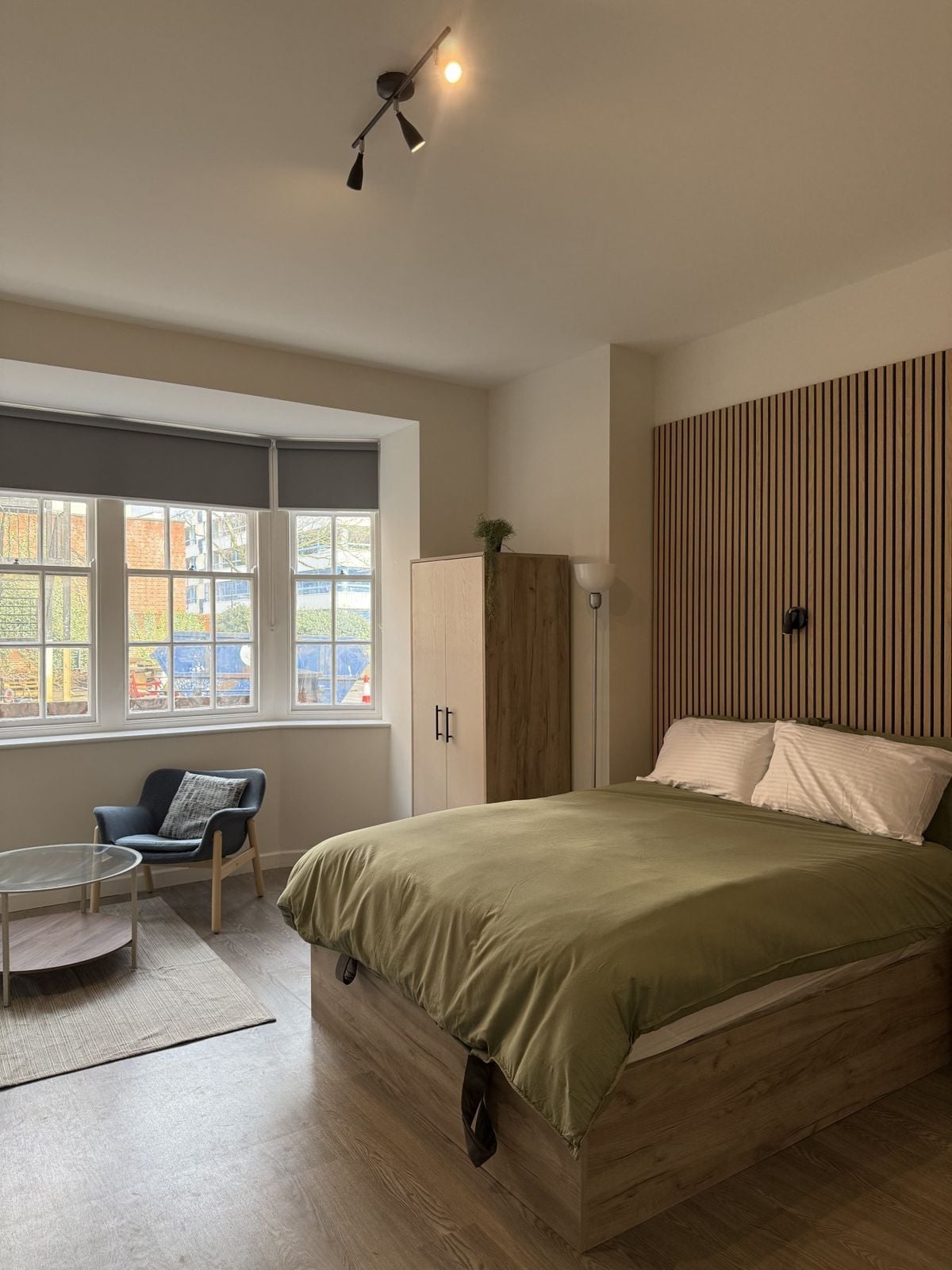 Hall - The Dolphin - 14