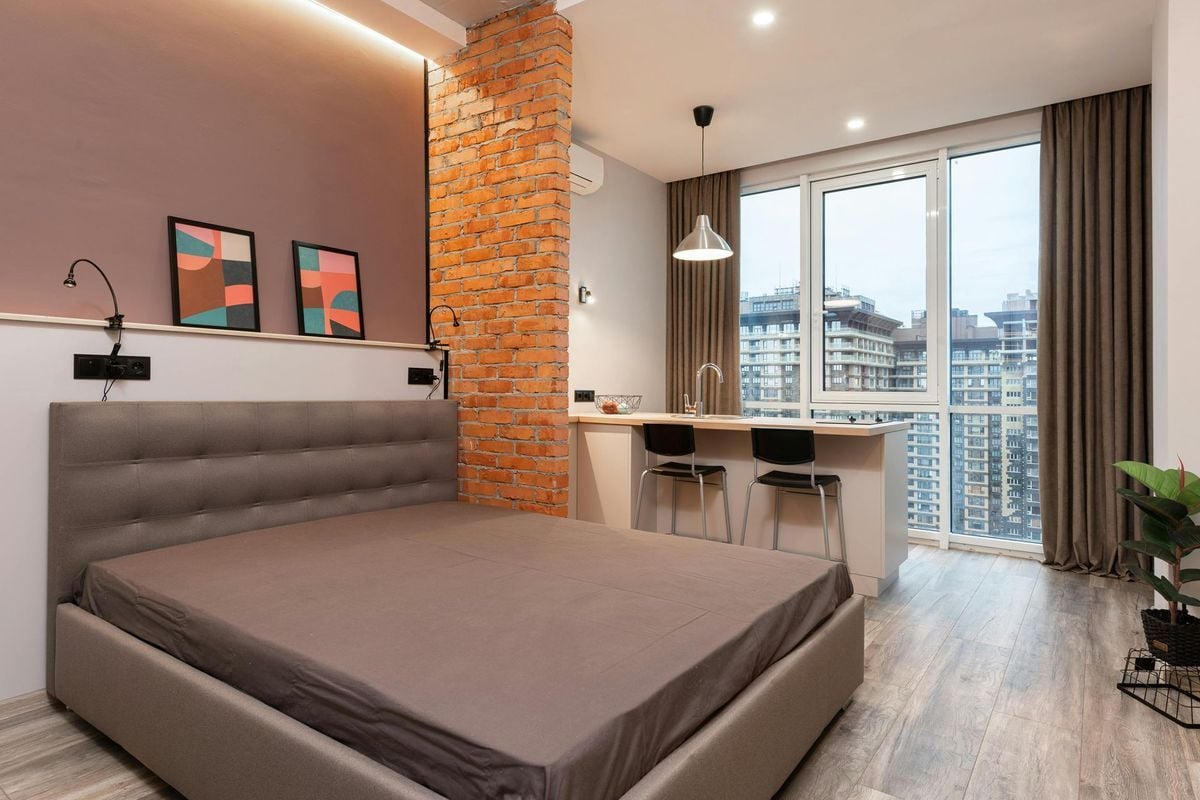 Hall - The Dolphin - 2