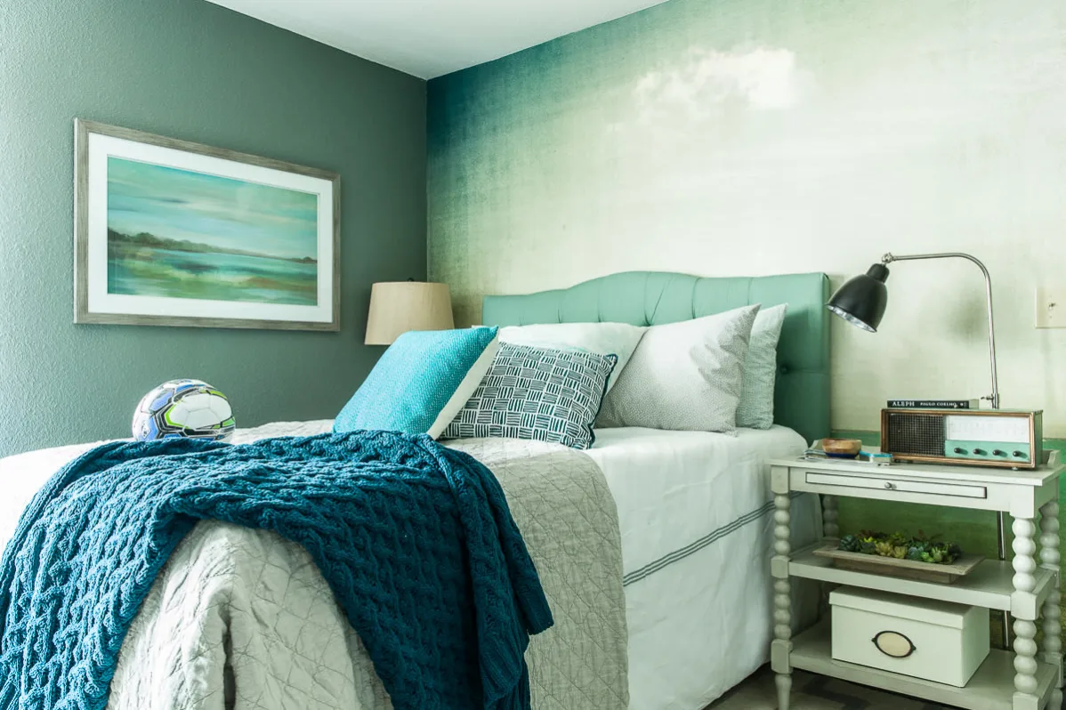 Hall - The Holly - 1