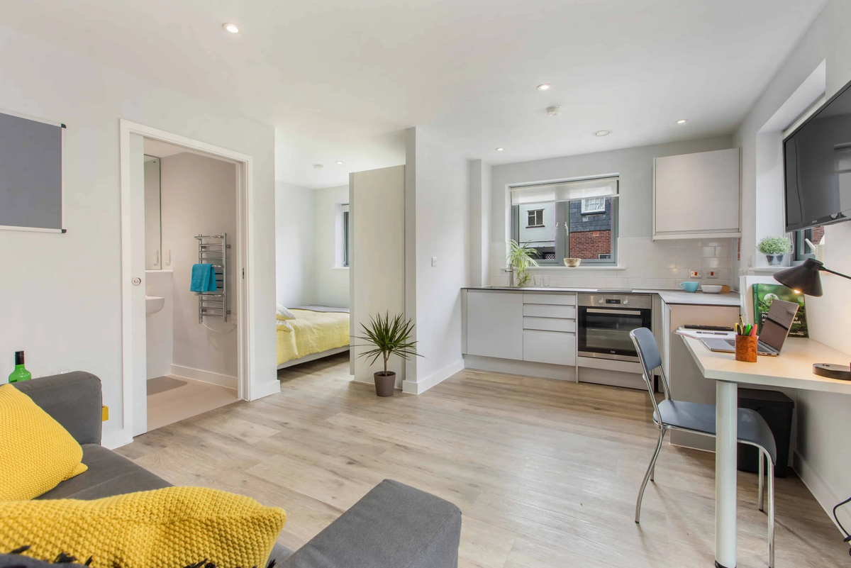 Hall - The Leat Apartments - 6